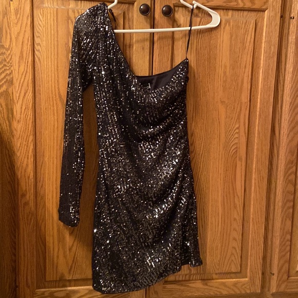 One shoulder mini dress - Picture 2 of 5